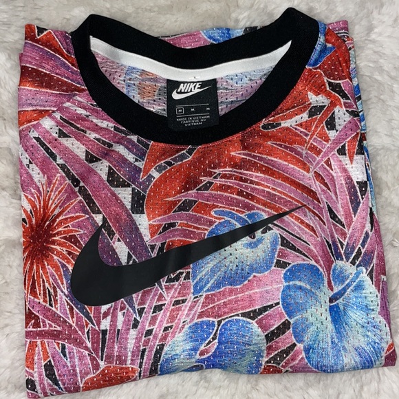Nike tropical Hawaiian floral mesh top tee - Picture 6 of 6